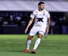 Tiquinho Soares vive fase irregular e segue sem espaço com Vojvoda no Santos