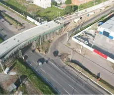 Tráfego da BR-101 é interditado para obras no viaduto do Distrito Industrial; veja mudanças