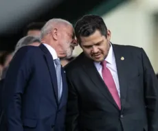 Após Lula deixar prazo expirar, Alcolumbre promulga lei que pode reduzir pena de Bolsonaro