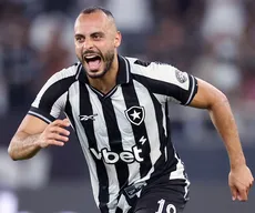 Arthur Cabral volta a marcar hat-trick após quase 5 anos em vitória do Botafogo no Brasileirão