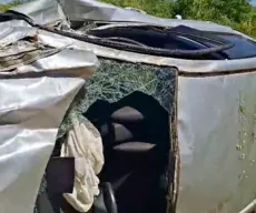 Carro capota e deixa um morto e um ferido em rodovia entre Serra Grande e São José de Piranhas