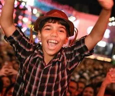 Conheça o menino convidado por João Gomes para tocar na abertura do São João de Campina Grande
