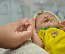 Copa do Mundo: recém-nascidos são vestidos com cores do Brasil em maternidade de Campina Grande