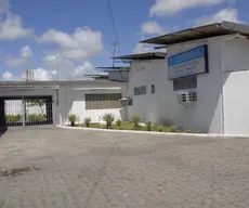 Dentista é presa suspeita de levar celular e drogas para presídio em João Pessoa