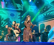 Elba Ramalho reafirma lugar de símbolo do São João em show de Campina Grande