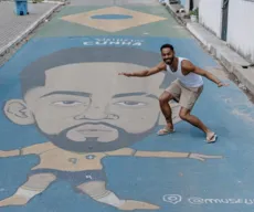 Em meio ao destaque pós-Copa, Matheus Cunha curte férias no Nordeste e recebe carinho dos fãs