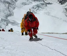 Empresário faz história e se torna o primeiro paraibano a alcançar o topo do Monte Everest