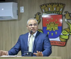 Evilásio Cavalcanti publica decreto exonerando todos os comissionados de Cabedelo