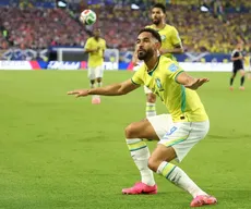 Matheus Cunha se firma no ataque, e Douglas Santos segue seguro em nova vitória do Brasil na Copa