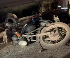 Mulher morre após acidente entre moto e carreta na BR-101, em João Pessoa