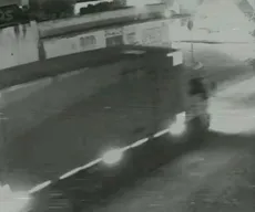 Mulher morre após moto colidir com caminhão na BR-104, em Nova Floresta