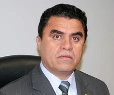 Santiago pagou mais de R$190 mil de cota parlamentar para alugar carros em empresa dos sobrinhos