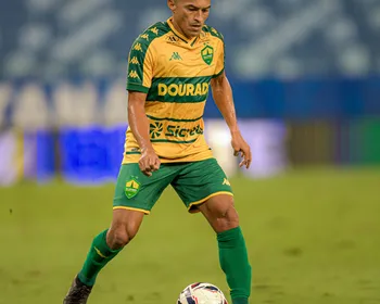 Após 756 dias sem atuar, Nino Paraíba estreia pelo Cuiabá na Série B contra o Atlético-GO