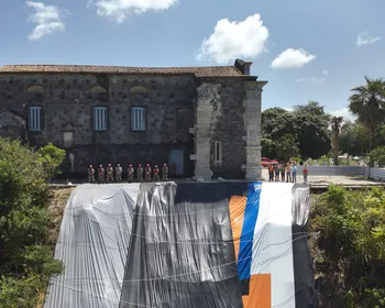 Barreira da Igreja de Nossa Senhora da Guia recebe lonas vinílicas para evitar deslizamentos