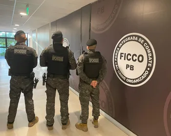 Chefe de organização criminosa é preso em João Pessoa enquanto fazia turismo na praia