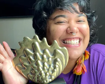 Clara Potiguara vence prêmio nacional por trilha sonora de espetáculo