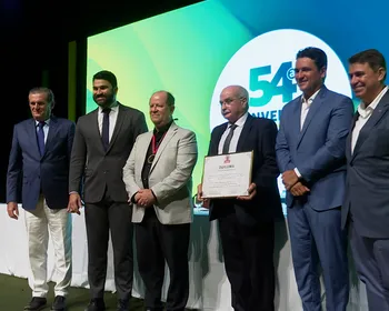 Comenda José Carlos da Silva Júnior é entregue a presidente da Unimed João Pessoa