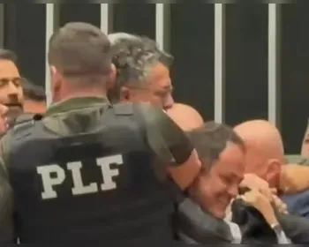 Corte de sinal e expulsão de imprensa: protesto de Glauber agrava crise na gestão Hugo Motta