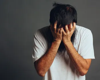 Dezembrite: o que é sentimento de tristeza que acompanha o final de ano?