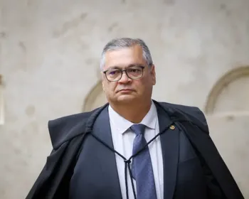 Dino proíbe saques em dinheiro de emendas parlamentares