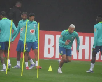 Douglas Santos ganha espaço, e Ancelotti esboça Brasil ofensivo contra o Chile