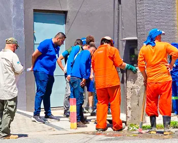 Estabelecimentos são notificados para corrigir erros em rede de esgoto, na orla de João Pessoa