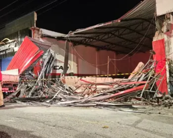 Estrutura de loja de carros desaba e deixa uma pessoa morta e outra ferida, em Campina Grande