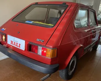 Ex-senador da Paraíba viraliza ao mostrar Fiat 147 guardado como zero km há 40 anos