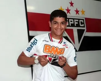 Ex-volante Denílson tem prisão decretada por falta de pagamento de pensão alimentícia