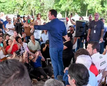 TRE-PB mantém multa a Lucas Ribeiro por gesto "Faz dois L" em agenda com Boulos na Paraíba
