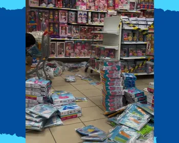 Fiscalização apreende 440 brinquedos em loja por irregularidades nas embalagens, em João Pessoa
