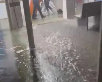 Fortes chuvas causam alagamentos e atingem hospital, em Patos