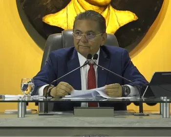 Galdino devolve LDO 2026 com vetos ao governador e nega "enfrentamento"