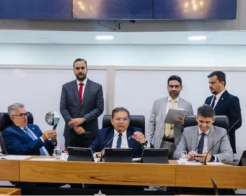 Galdino ignora decisão do TJ e mantém invocação religiosa em sessão da ALPB: "estamos recorrendo"