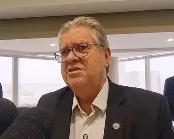 João Azevêdo minimiza falta de água frequente em bairros de João Pessoa; veja vídeo