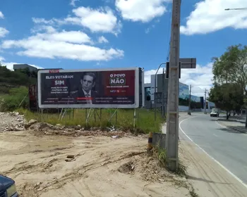 Hugo Motta notifica sindicato do IFPB para retirar outdoors contra a PEC da Blindagem