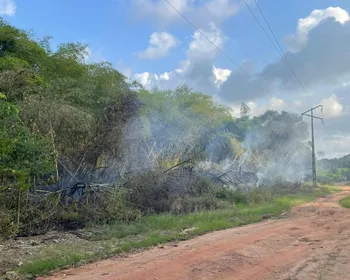 Incêndio atinge entrada do município de Lucena