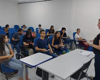 Inscrições para cursos de idiomas e libras no Celest são abertas neste sábado (24)