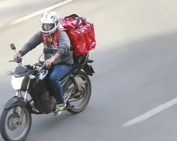 Motoboys já podem se cadastrar para uso gratuito da Zona Azul por 1 hora