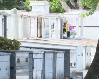 Justiça autoriza exumação de corpo envolvido em troca de cadáveres; polícia e MP investigam