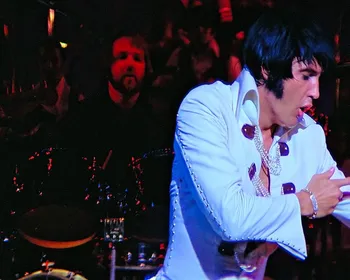 Lixo branco, Elvis Presley ressuscitou dos mortos em 2026