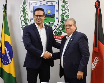 Lucas Ribeiro assume governo interino da Paraíba a 'um pé' de virar titular