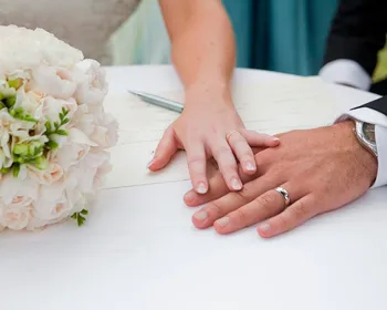 Mais de 60% das mulheres não adotam sobrenome dos maridos após casamento na Paraíba