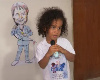 Menino de 3 anos divide amor por Roberto Carlos com o avô: 'gosto de todas as músicas'