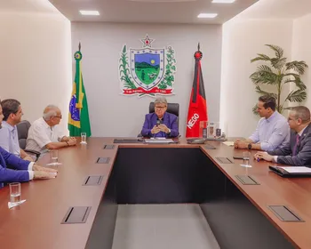 Mesmo rompidos, João e Cícero fazem “trégua administrativa” e destravam Instituto Quântico