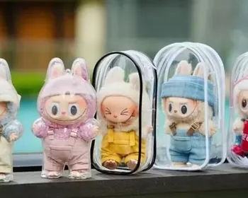 Morango do amor, bebê reborn e Labubu: relembre virais e modinhas de 2025