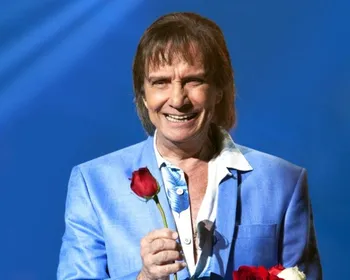 O que Roberto Carlos vai cantar no Busto de Tamandaré?
