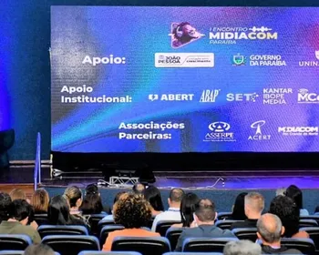 OPINIÃO: O jornalismo precisa escolher um único lado, que é o do interesse público