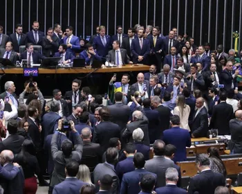 OPINIÃO: população precisa se mobilizar contra PEC que protege parlamentares criminosos