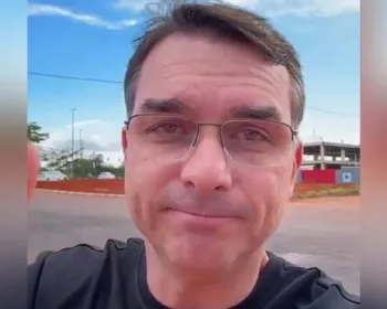 Os filhos de Bolsonaro ficam brincando com fogo